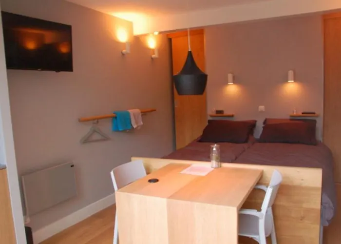 Eindhovennearby Hotel *